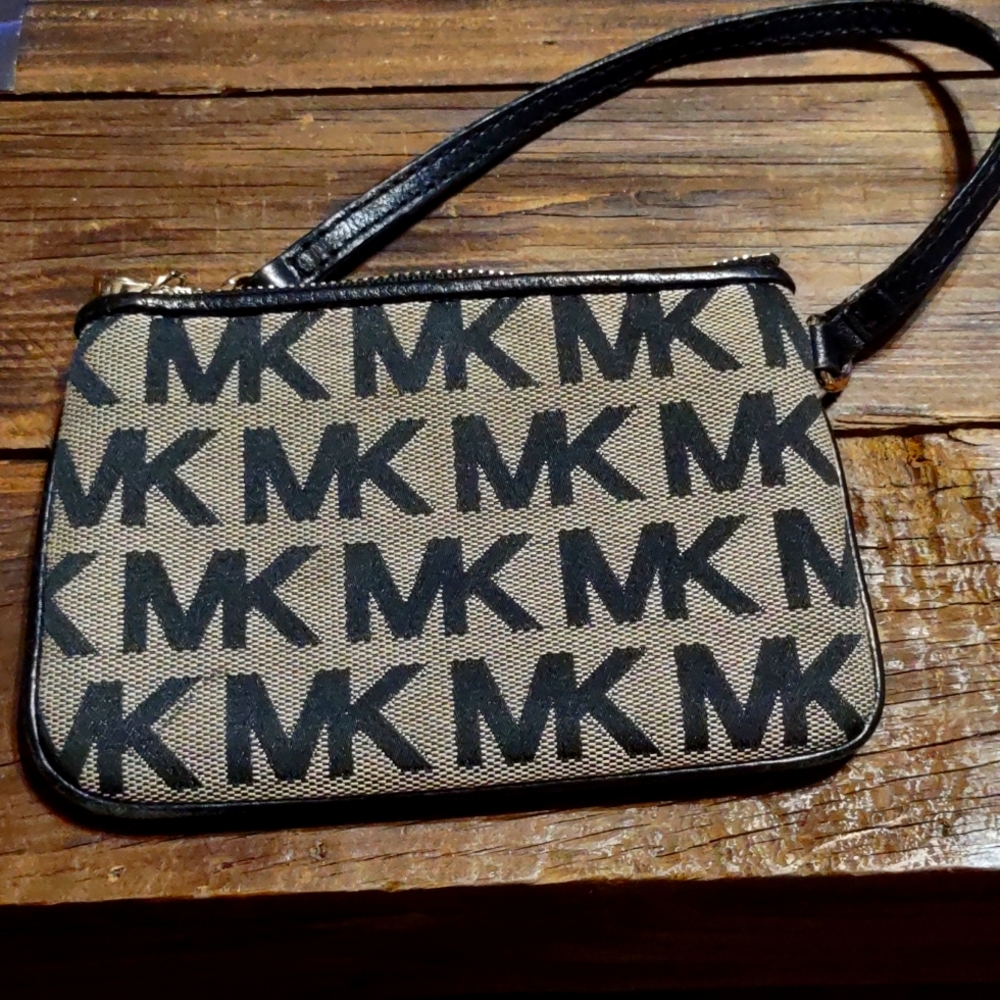 Mk coin purse